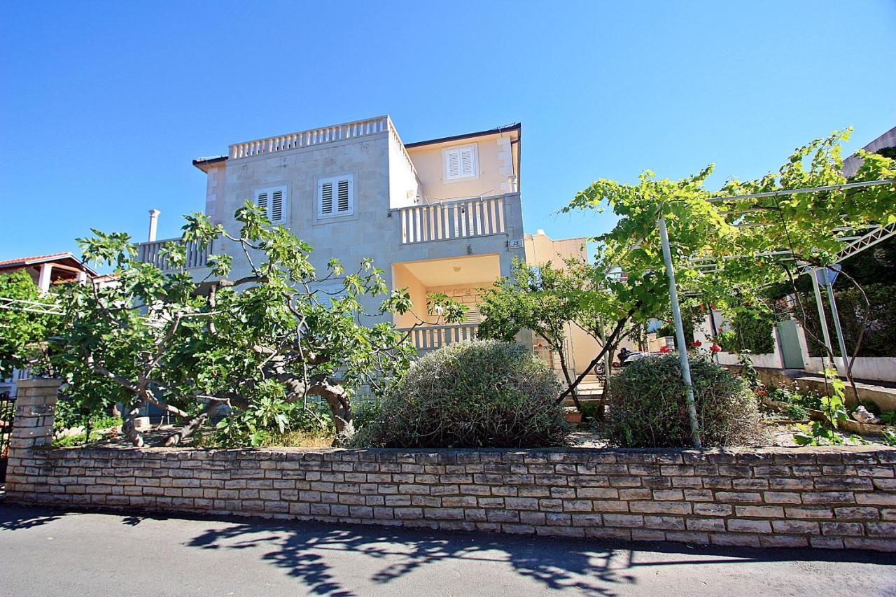 Apartments Ella Супетар Экстерьер фото