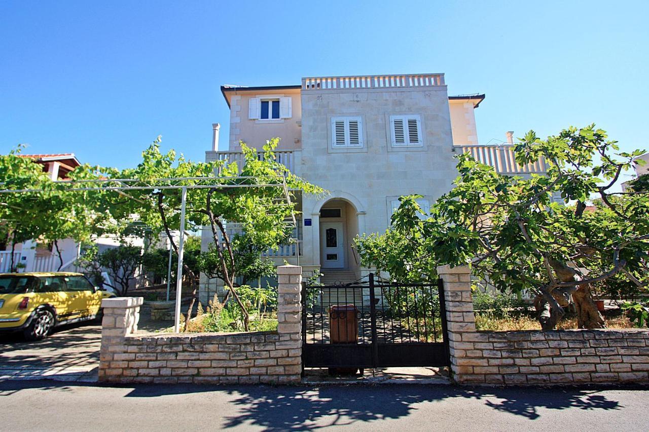 Apartments Ella Супетар Экстерьер фото