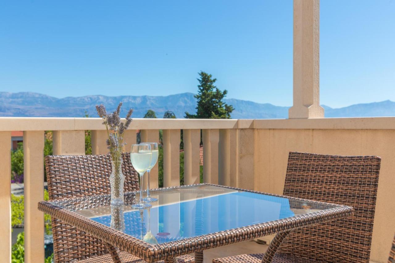 Apartments Ella Супетар Экстерьер фото