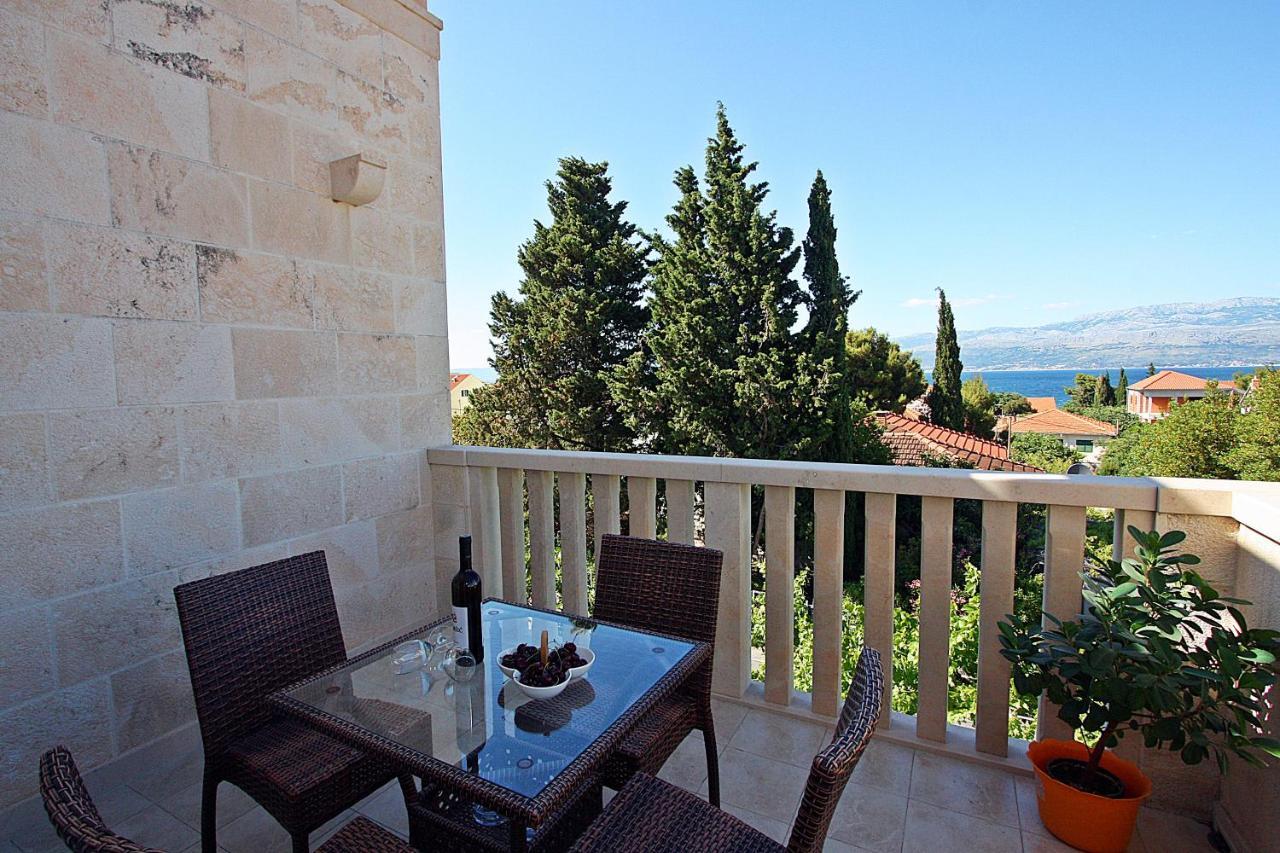 Apartments Ella Супетар Экстерьер фото