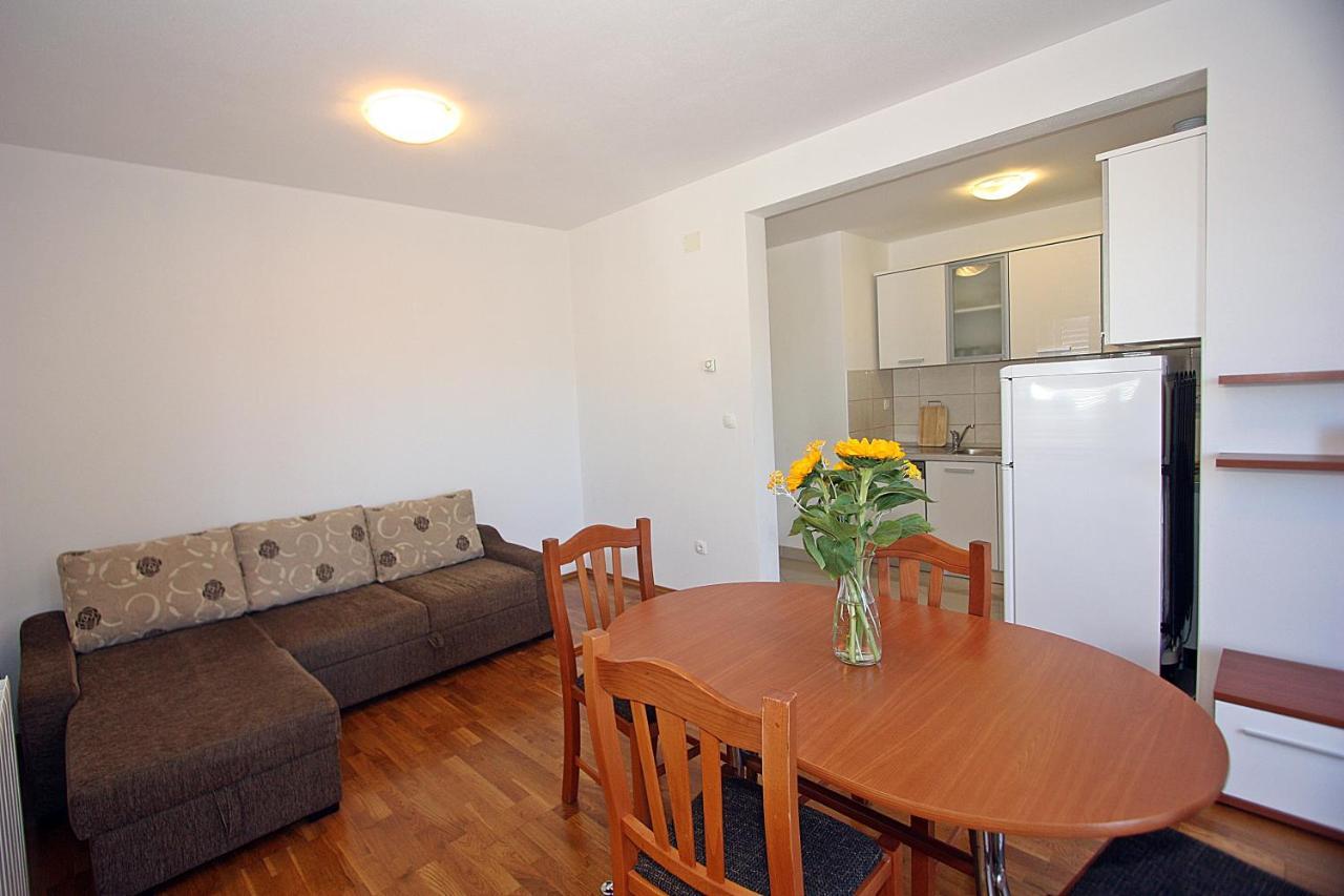 Apartments Ella Супетар Экстерьер фото