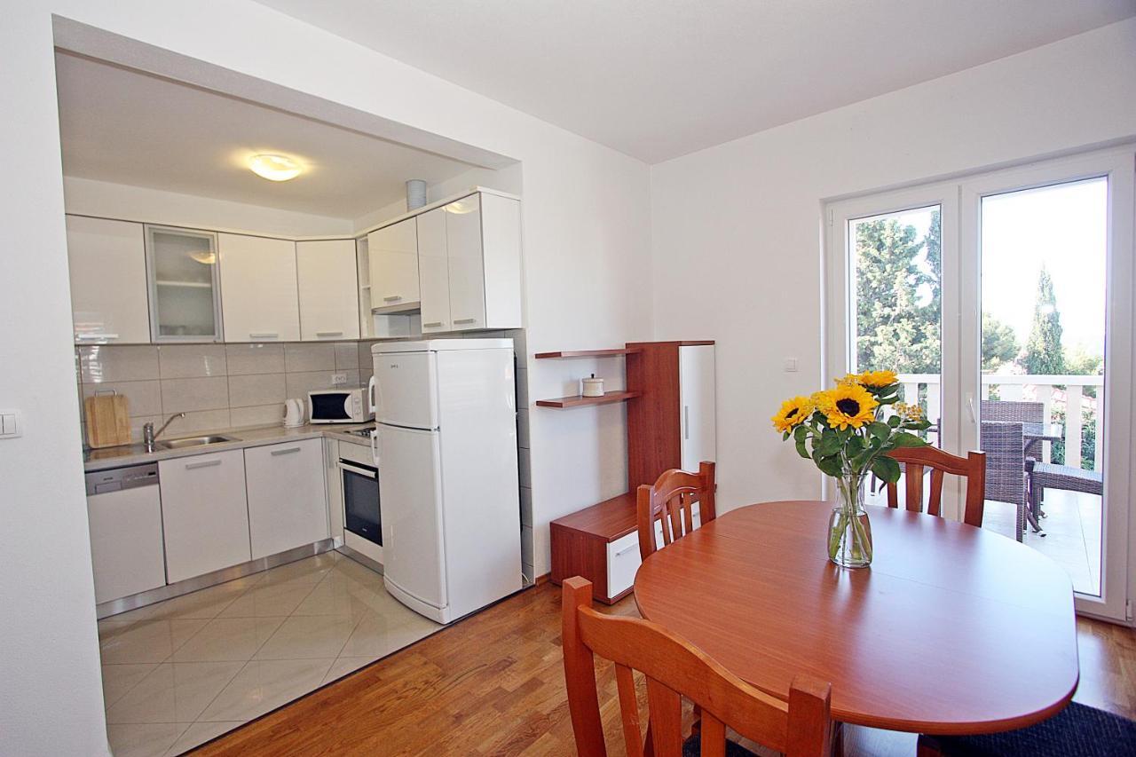 Apartments Ella Супетар Экстерьер фото