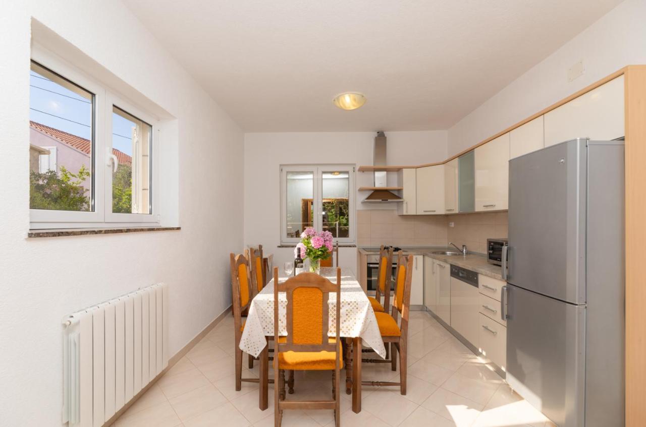 Apartments Ella Супетар Экстерьер фото