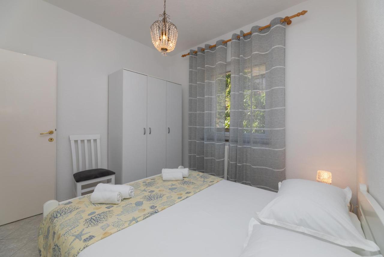 Apartments Ella Супетар Экстерьер фото