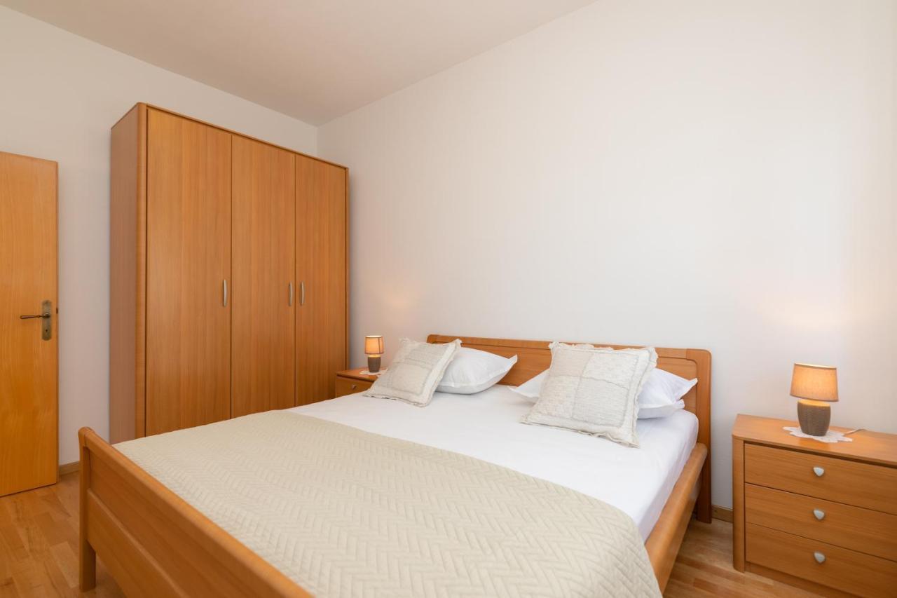 Apartments Ella Супетар Экстерьер фото