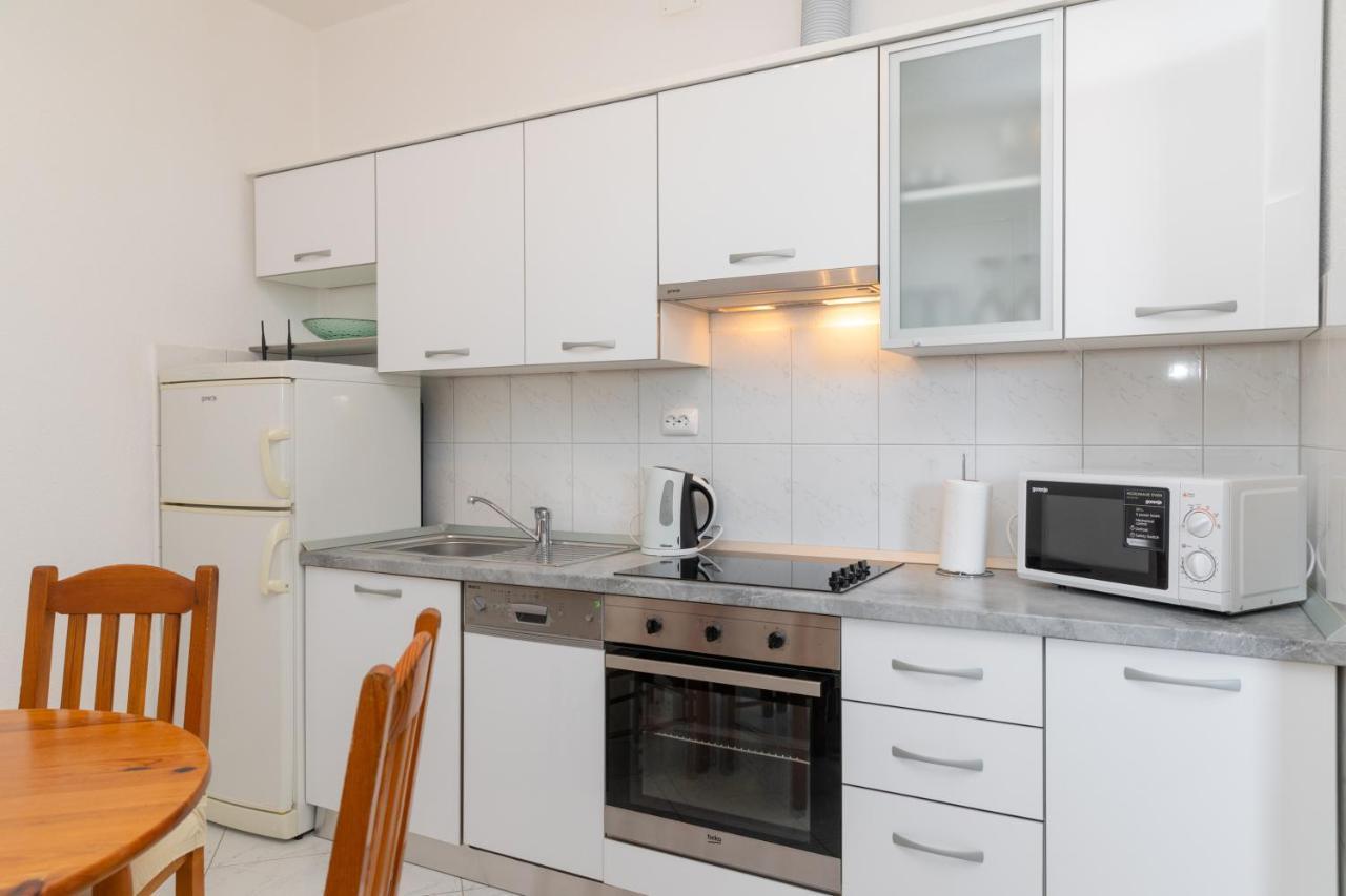 Apartments Ella Супетар Экстерьер фото