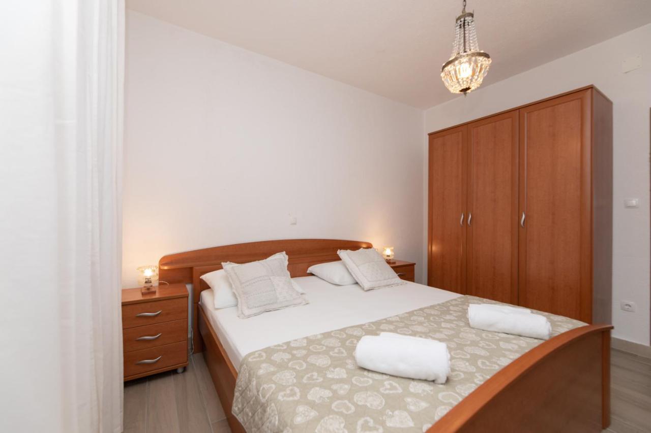 Apartments Ella Супетар Экстерьер фото